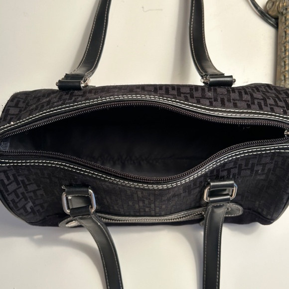 TOMMY HILFIGER SHOULDER PURSE - Picture 4 of 6